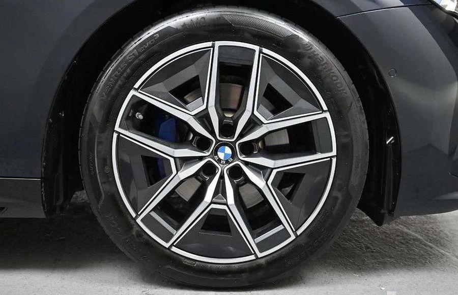 BMW 520i SPORT