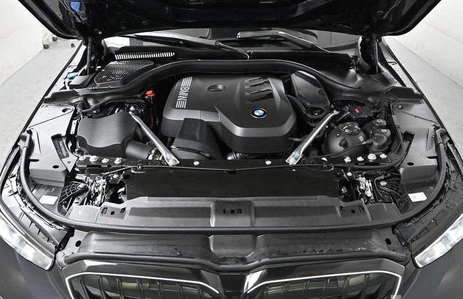 BMW 520i SPORT