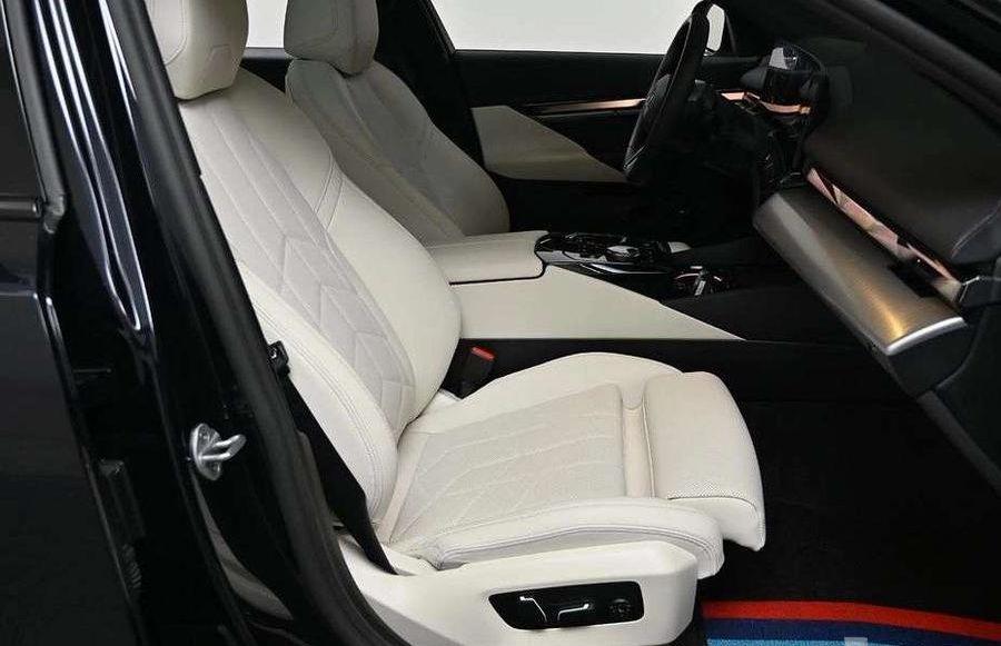 BMW 520i SPORT
