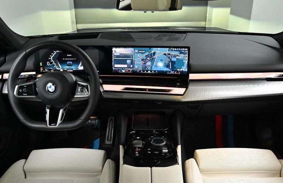 BMW 520i SPORT