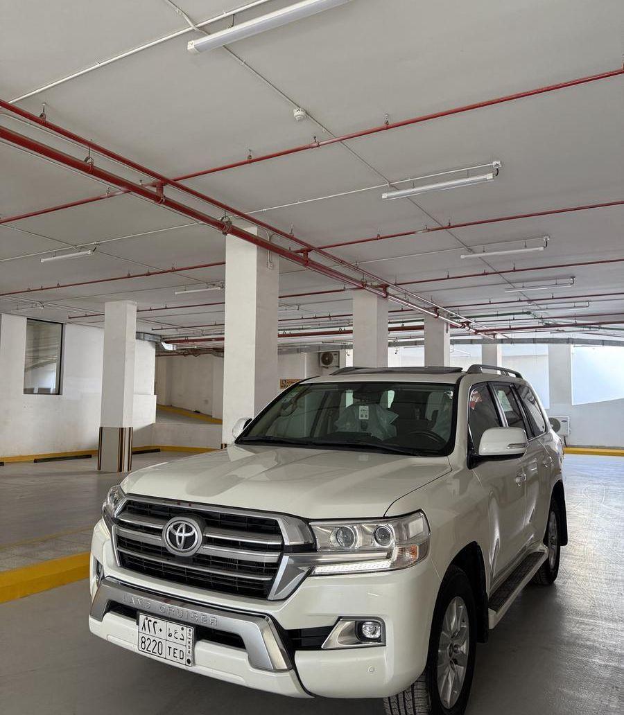 لاندكروزر GXR 2019