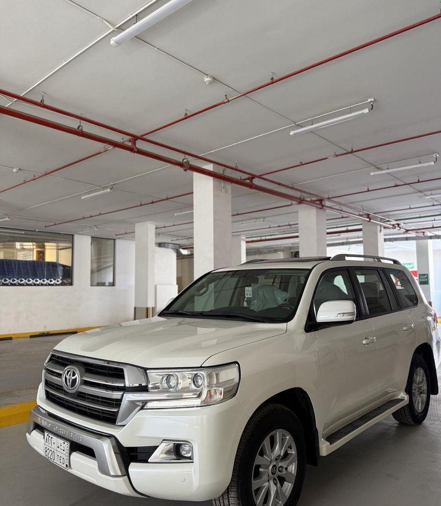 لاندكروزر GXR 2019