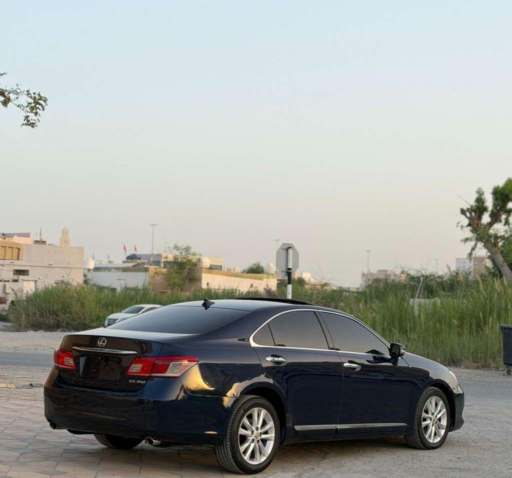 2011 لكزس ES
