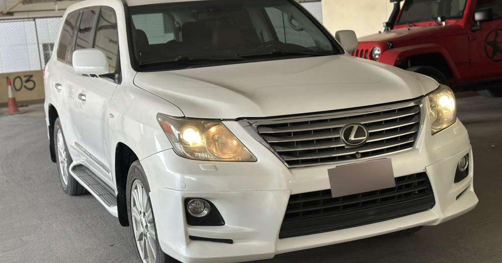 2011 لكزس LX
