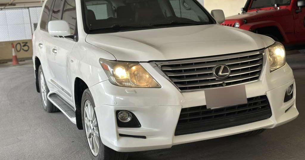 2011 لكزس LX