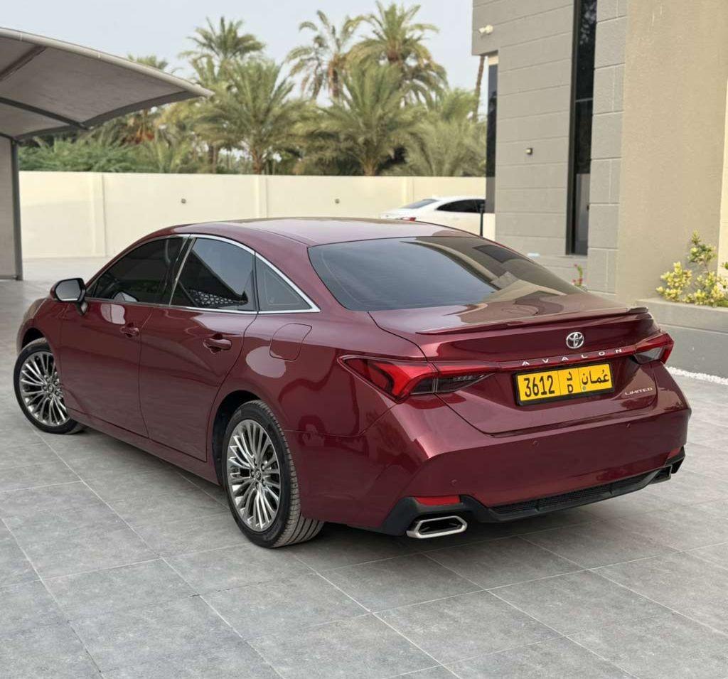 2019 تويوتا افالون