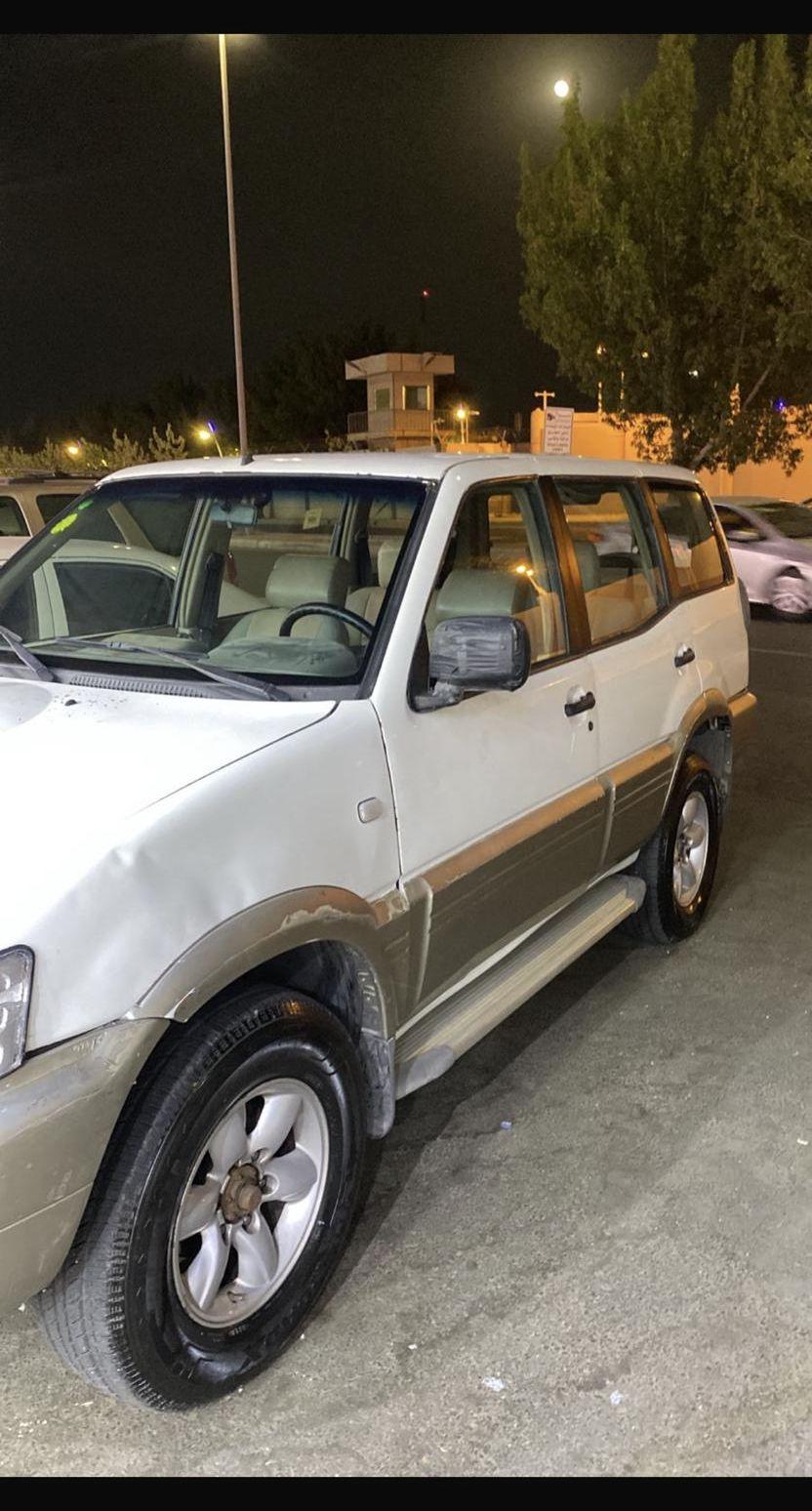 نيسان تيرانو 2002
