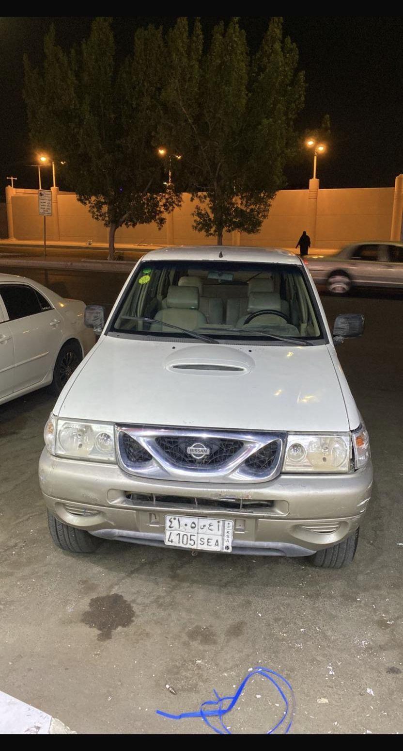 نيسان تيرانو 2002