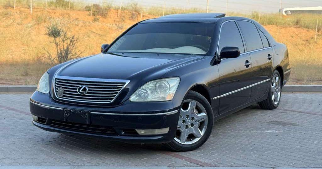 2004 لكزس LS