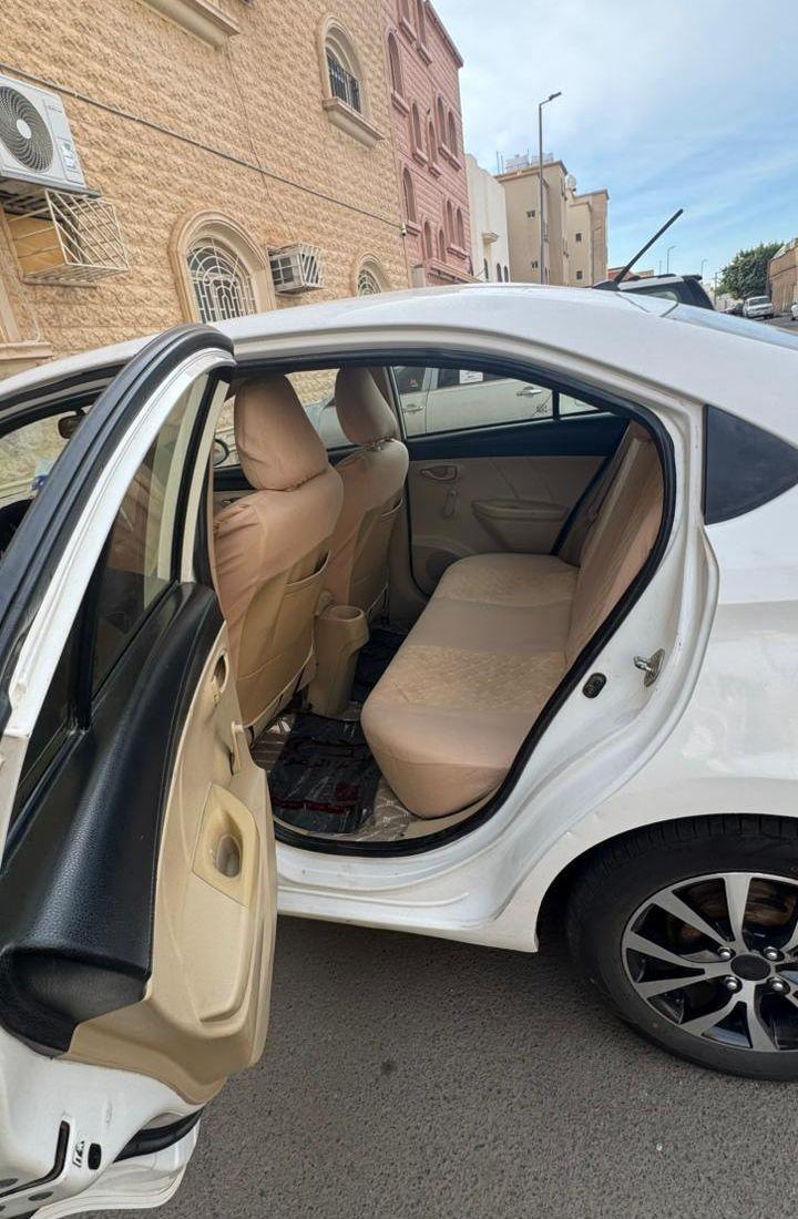 قير عادي مفحوص