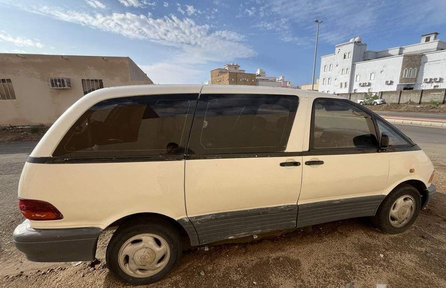 تويوتا بريفيا 1998
