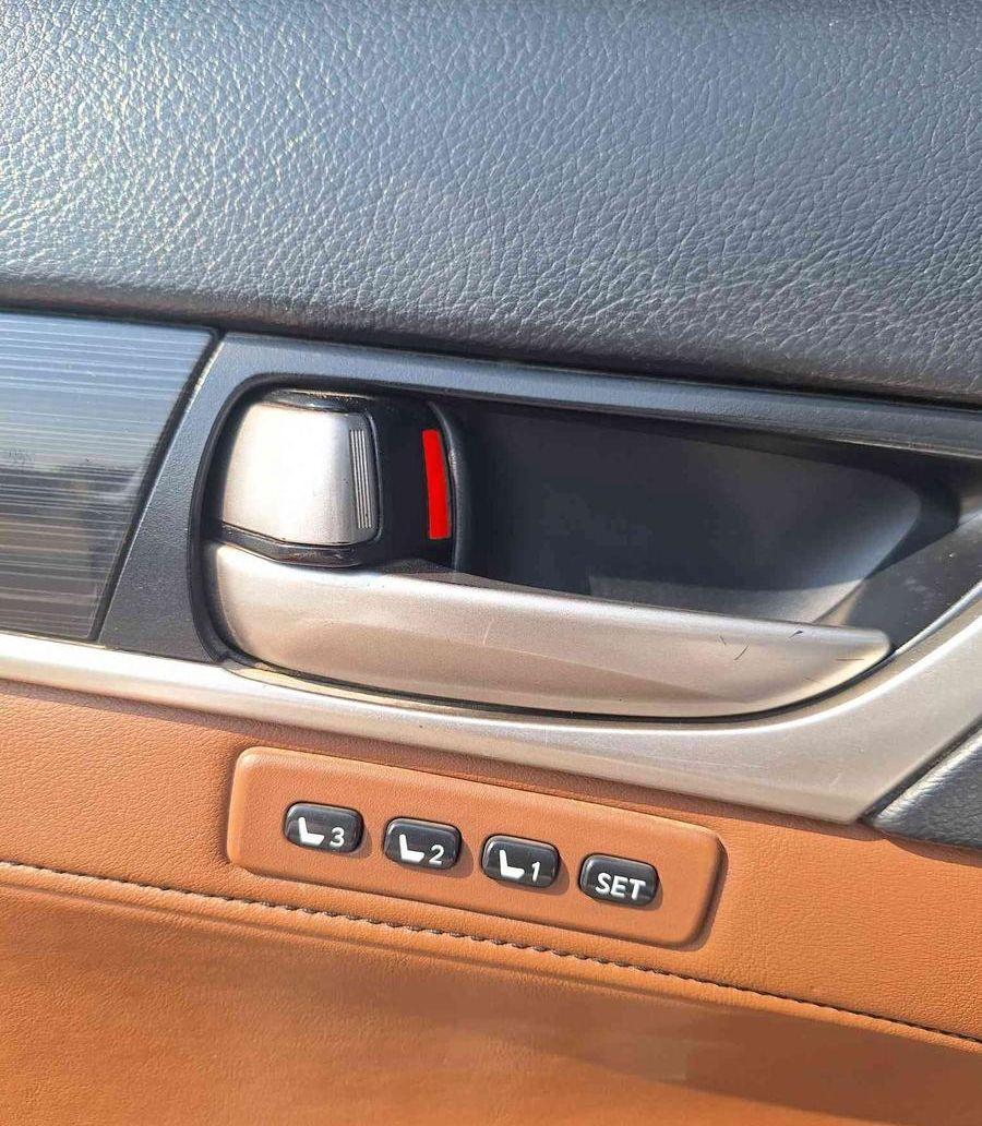 لكزس جي اس