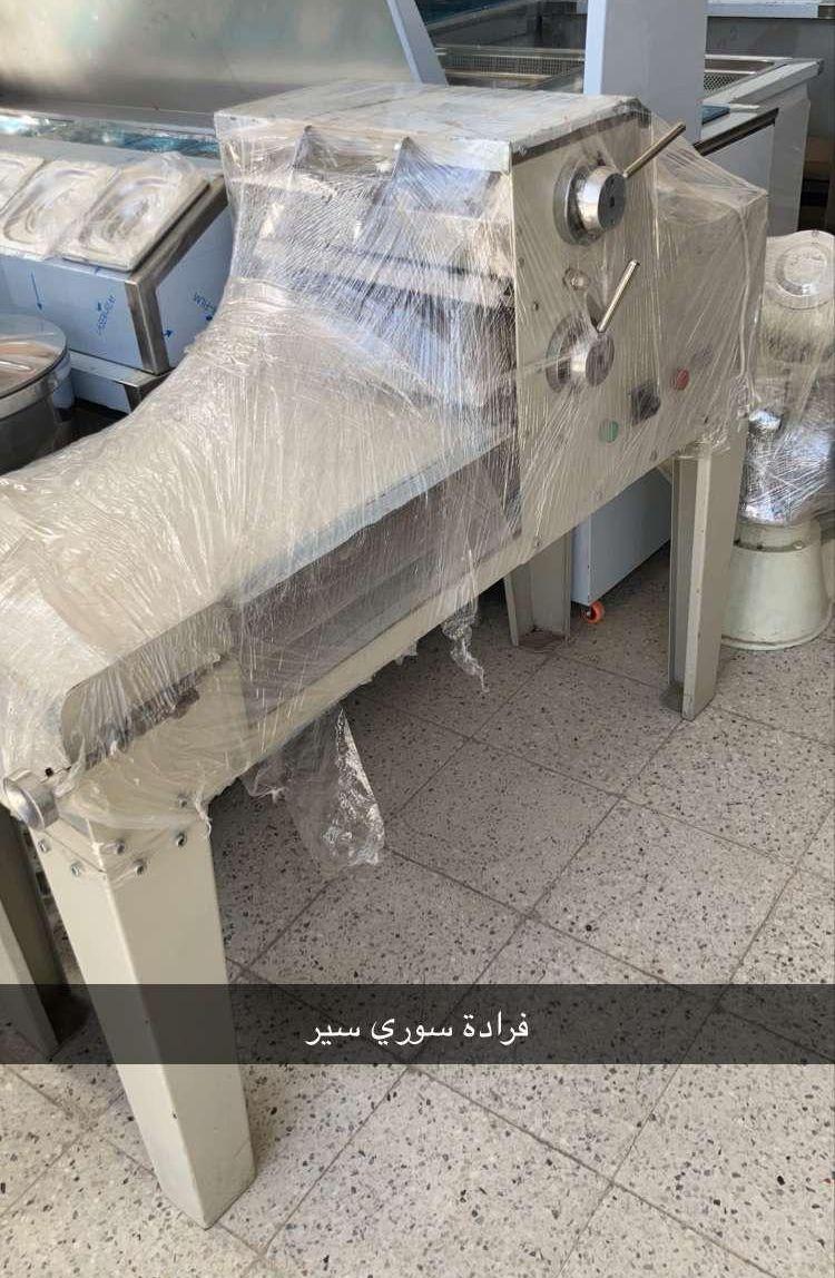 فرادات عجين معدات