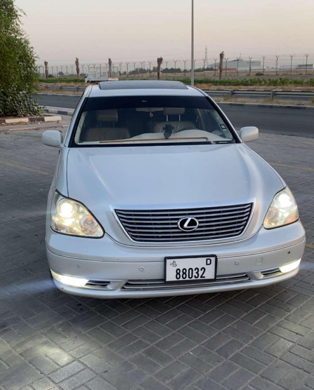 معروض للبيع لكزس