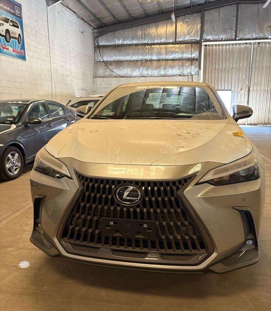 لكزس NX350 ستاندر