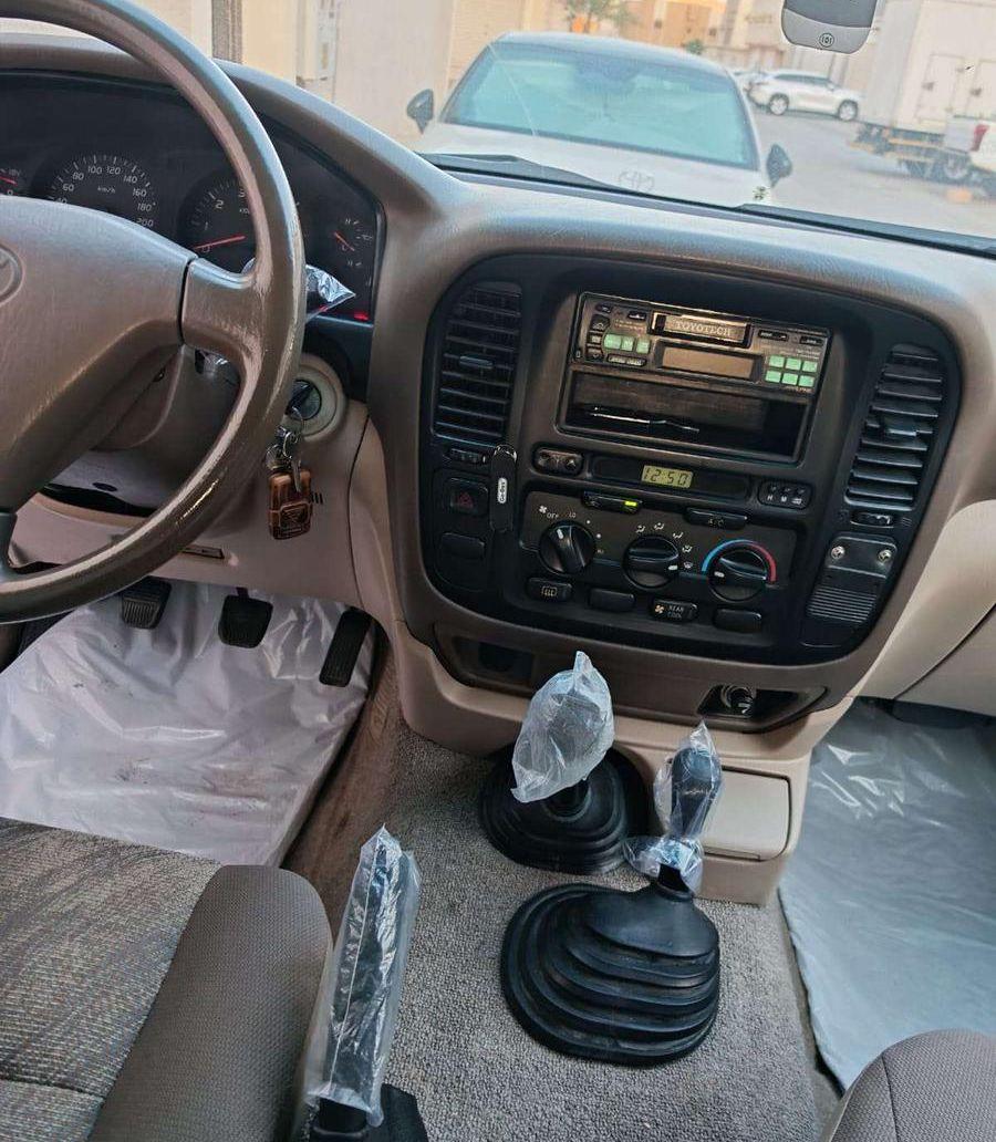 لاندكروزر موديل 99