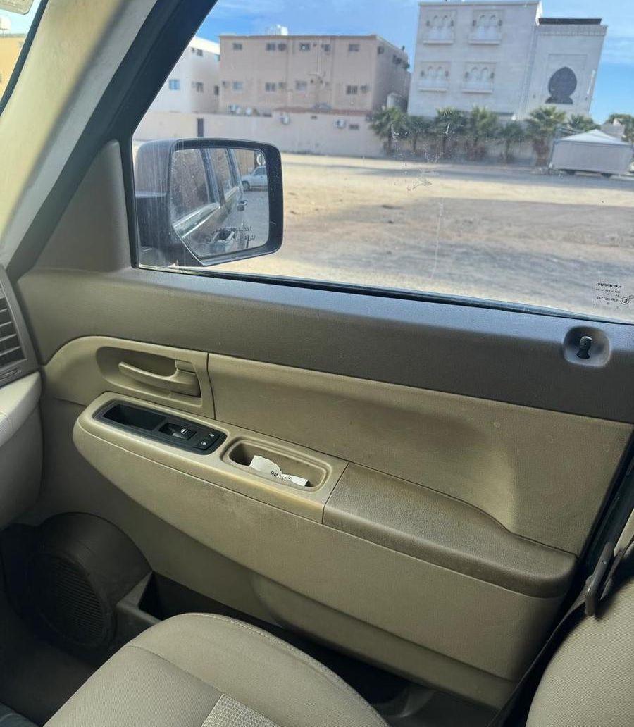 جيب شروكي 2008