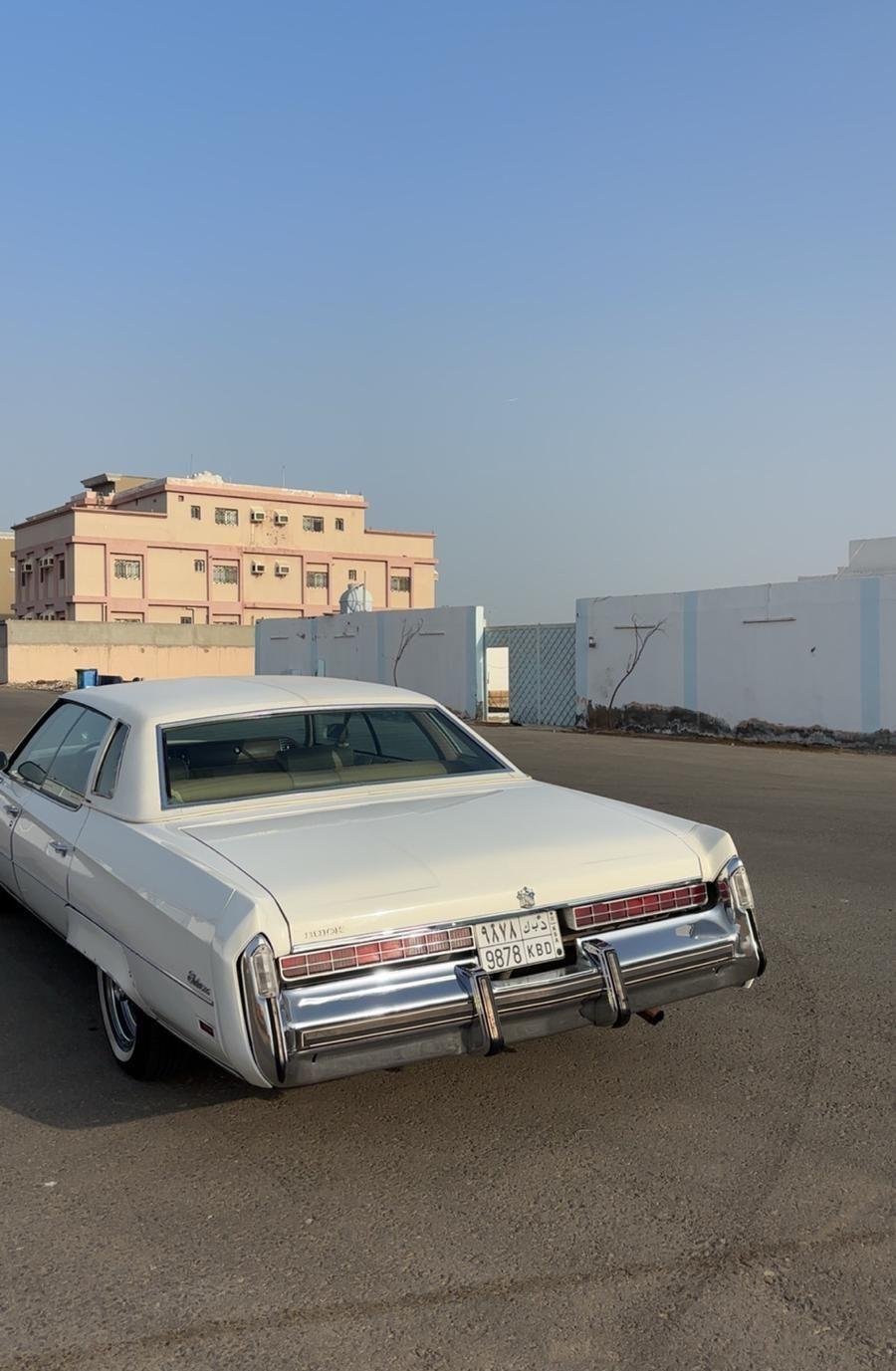 بيوك الكترا 1976