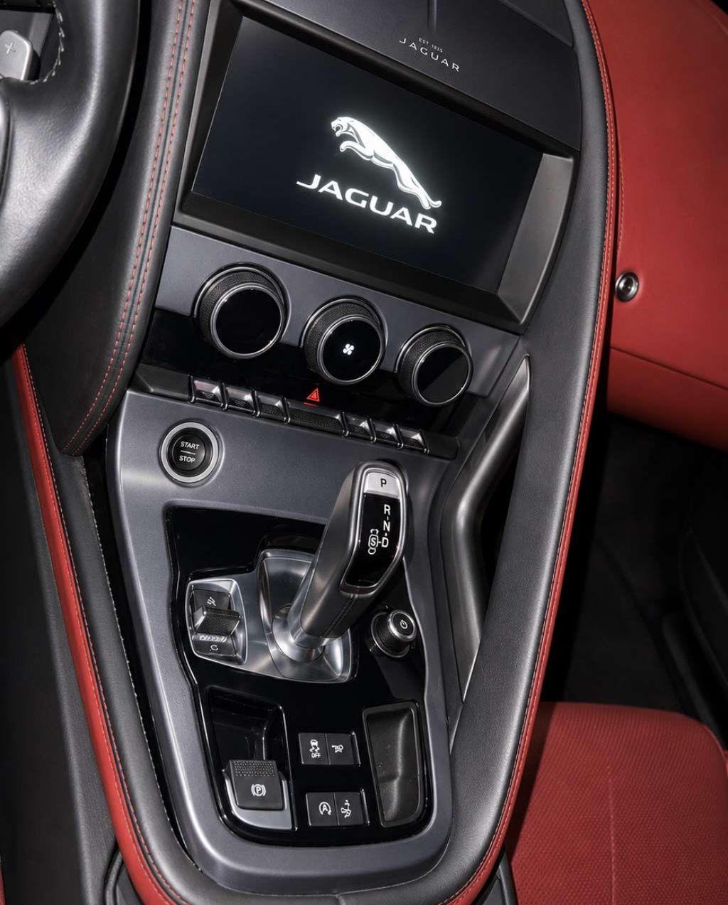 2021 جاكوار F-Type