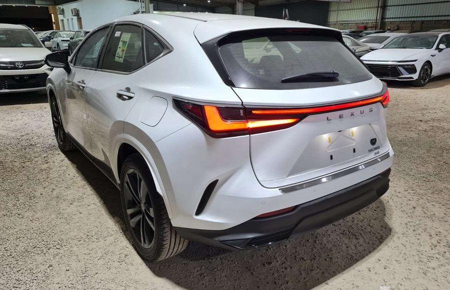 ليكزس NX350 AA