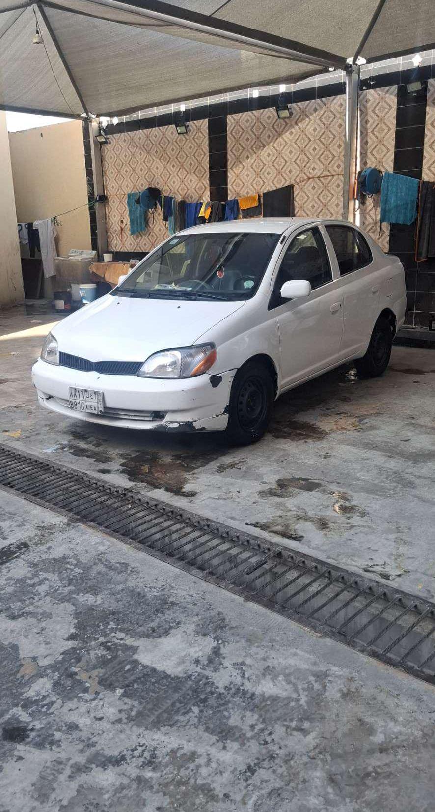 تيوتا ايكو 2000
