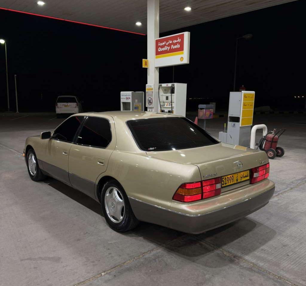 1999 لكزس LS