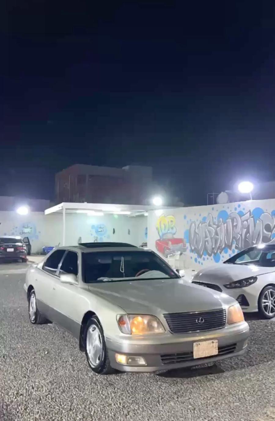 لكزس 400 LS
