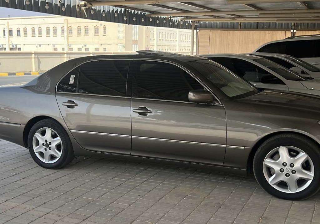 2005 لكزس LS