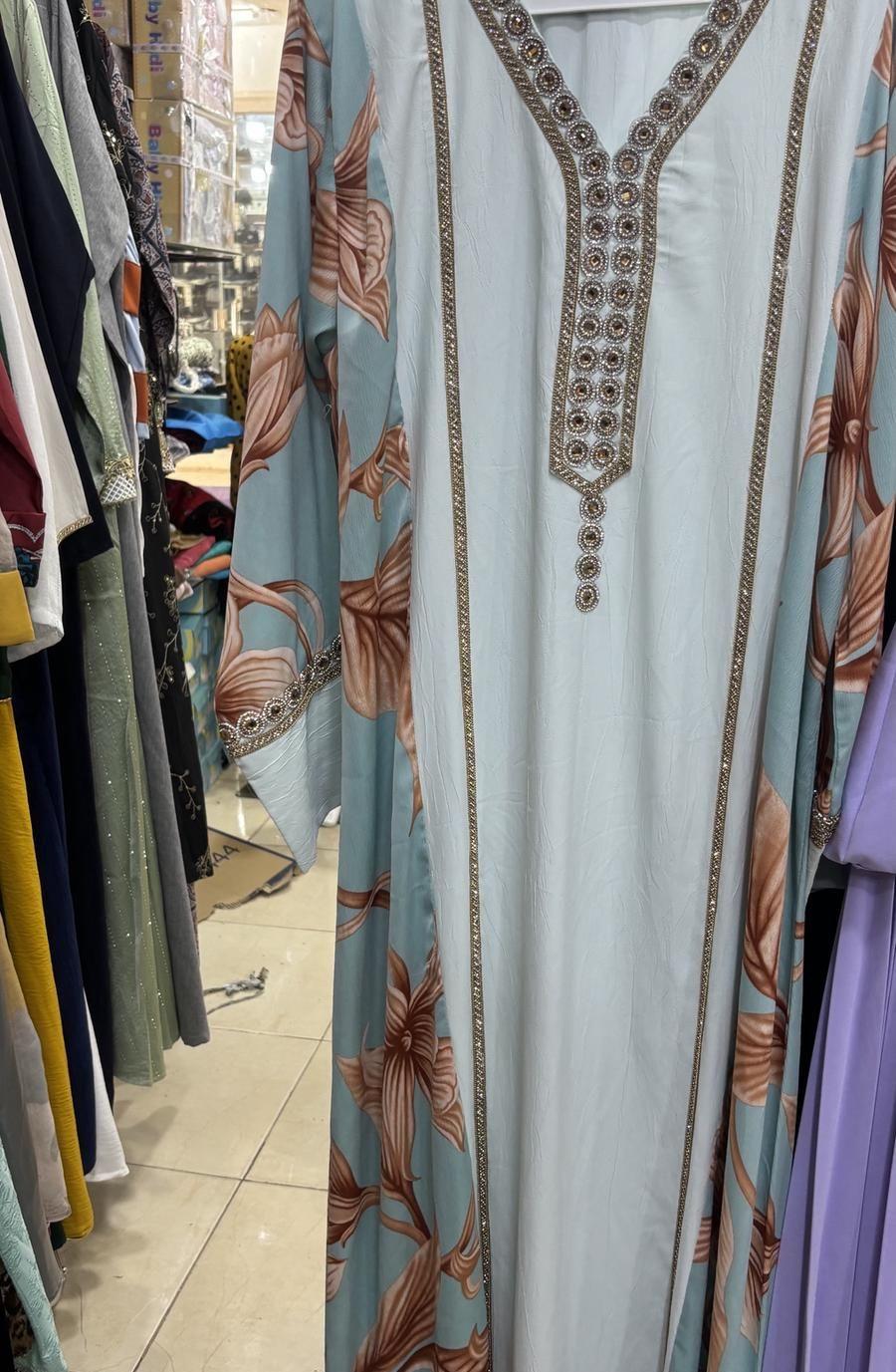 الفستان سعره 150