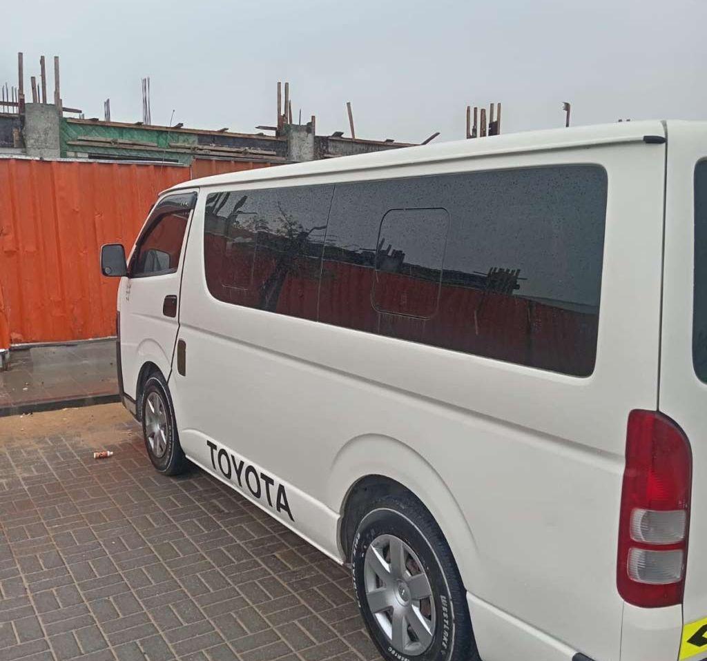 2015 تويوتا هايس