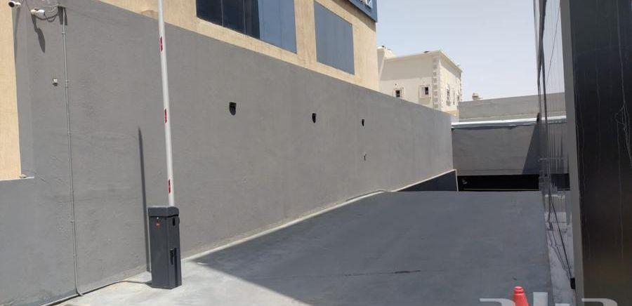 بوابة مواقف سيارات