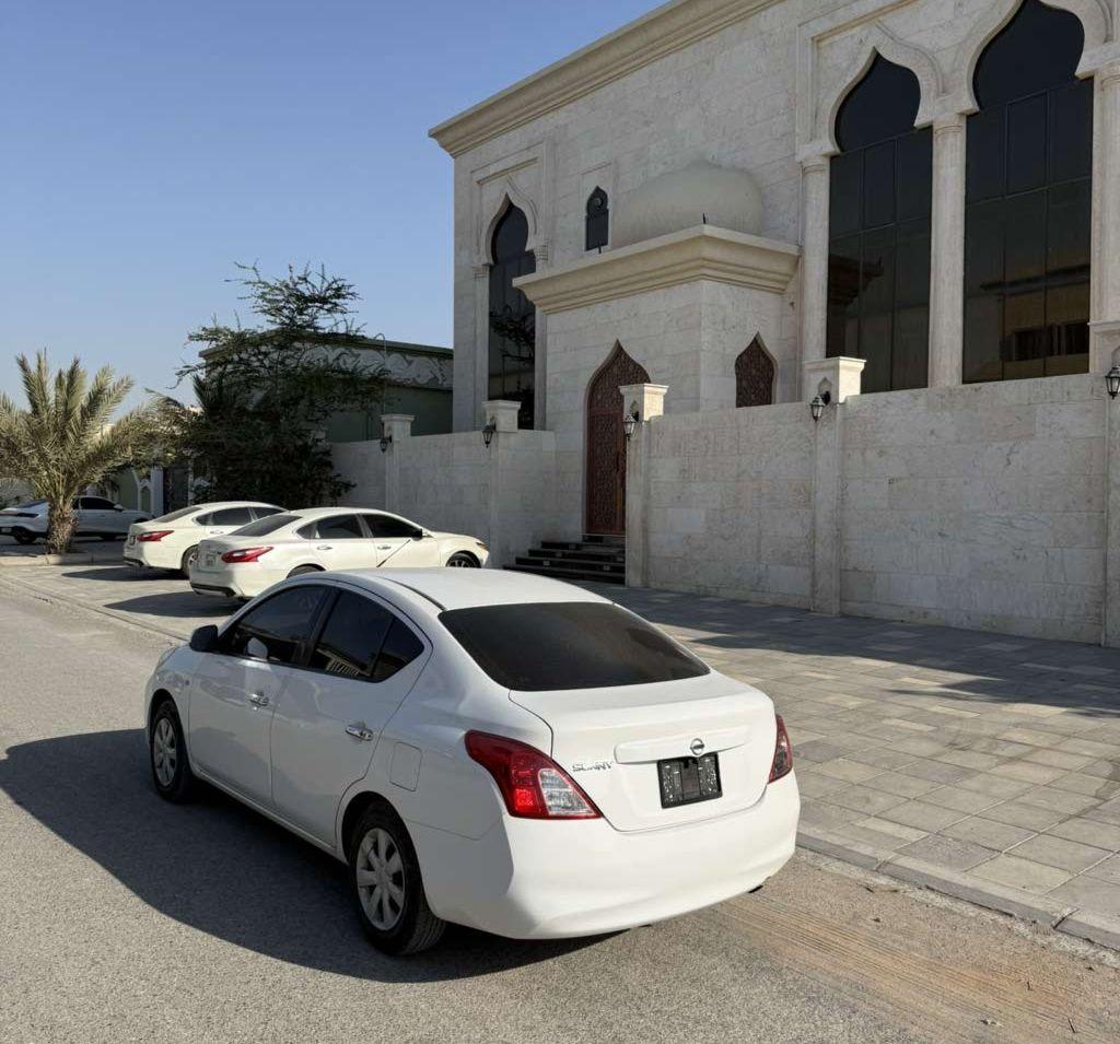 2013 نيسان صني