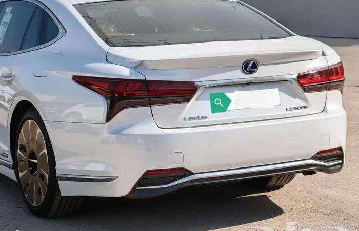 لكزس LS. 500.HHهايبرد
