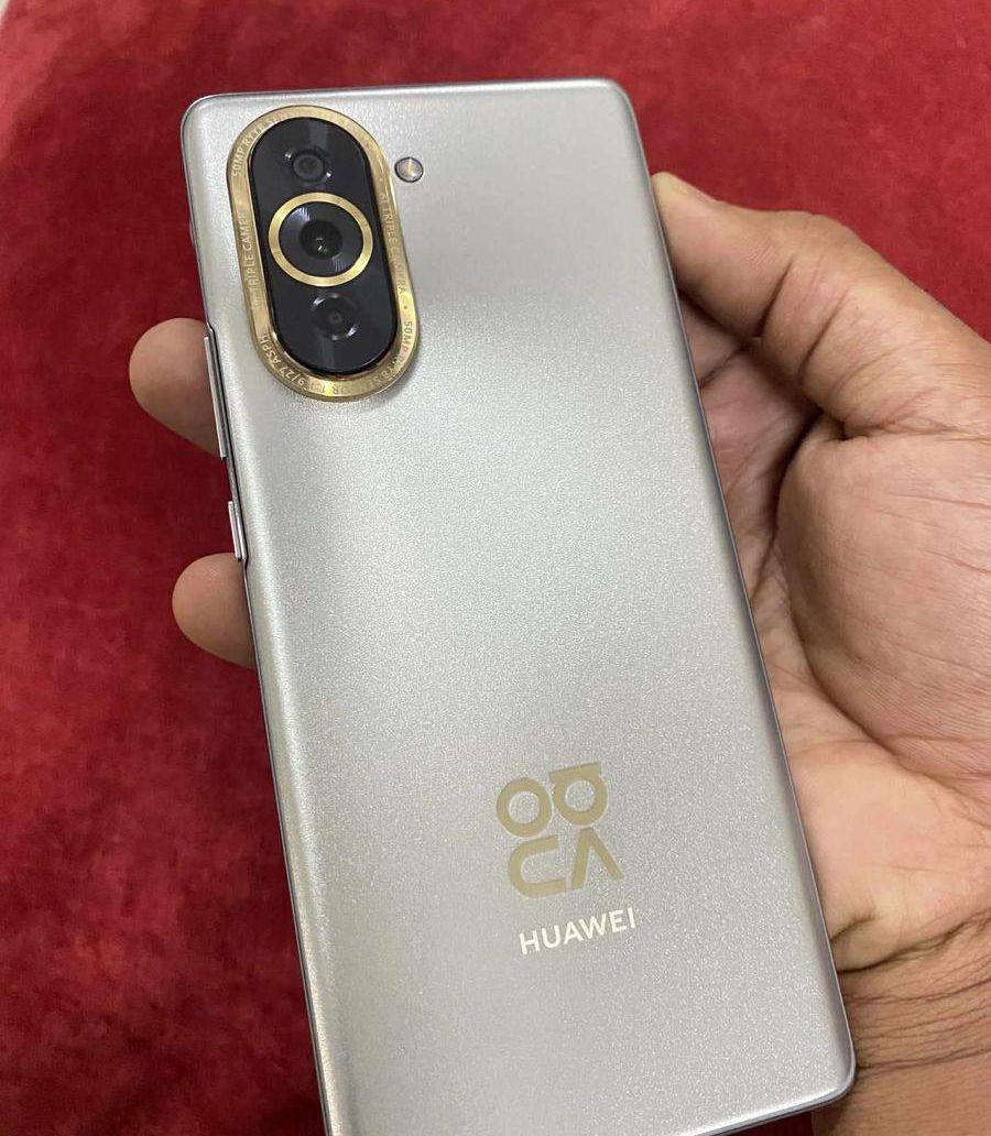 HUAWEI NOVA 10