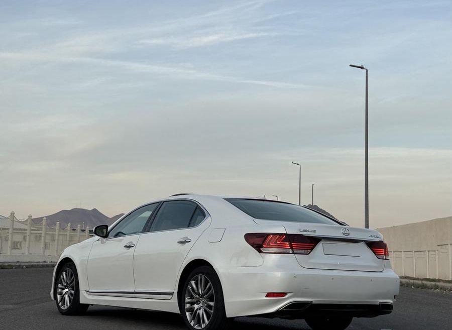 للبيع لكزس LS460