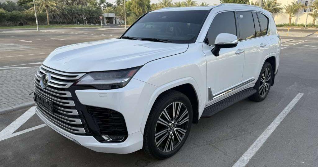 2025 لكزس LX