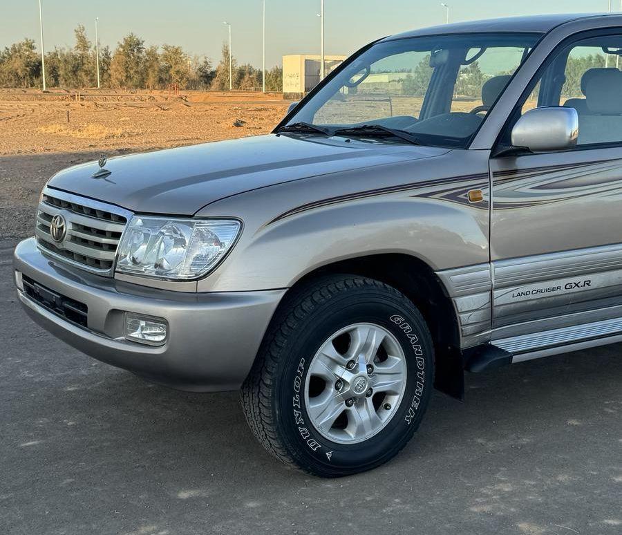 لاندكروزر 2006 (