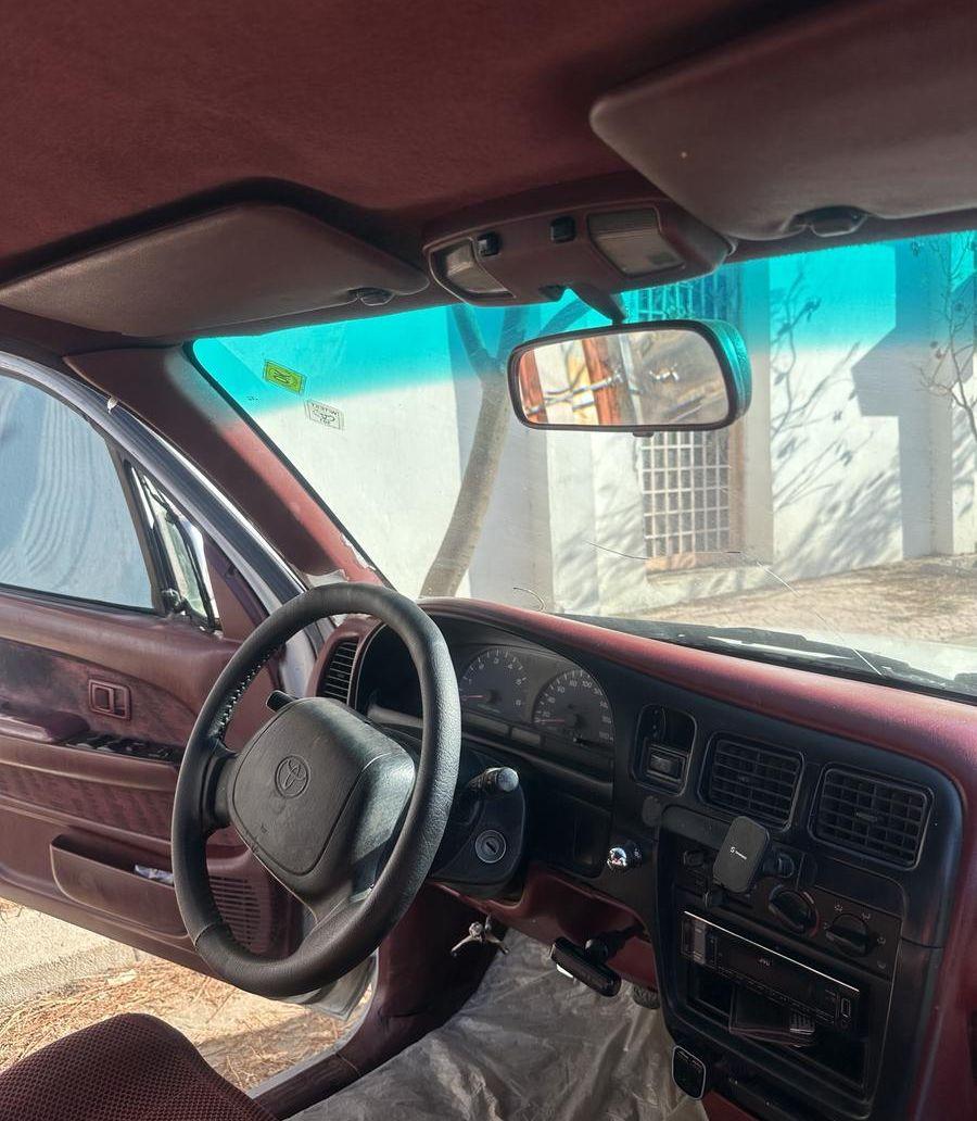 هايلكس 2001