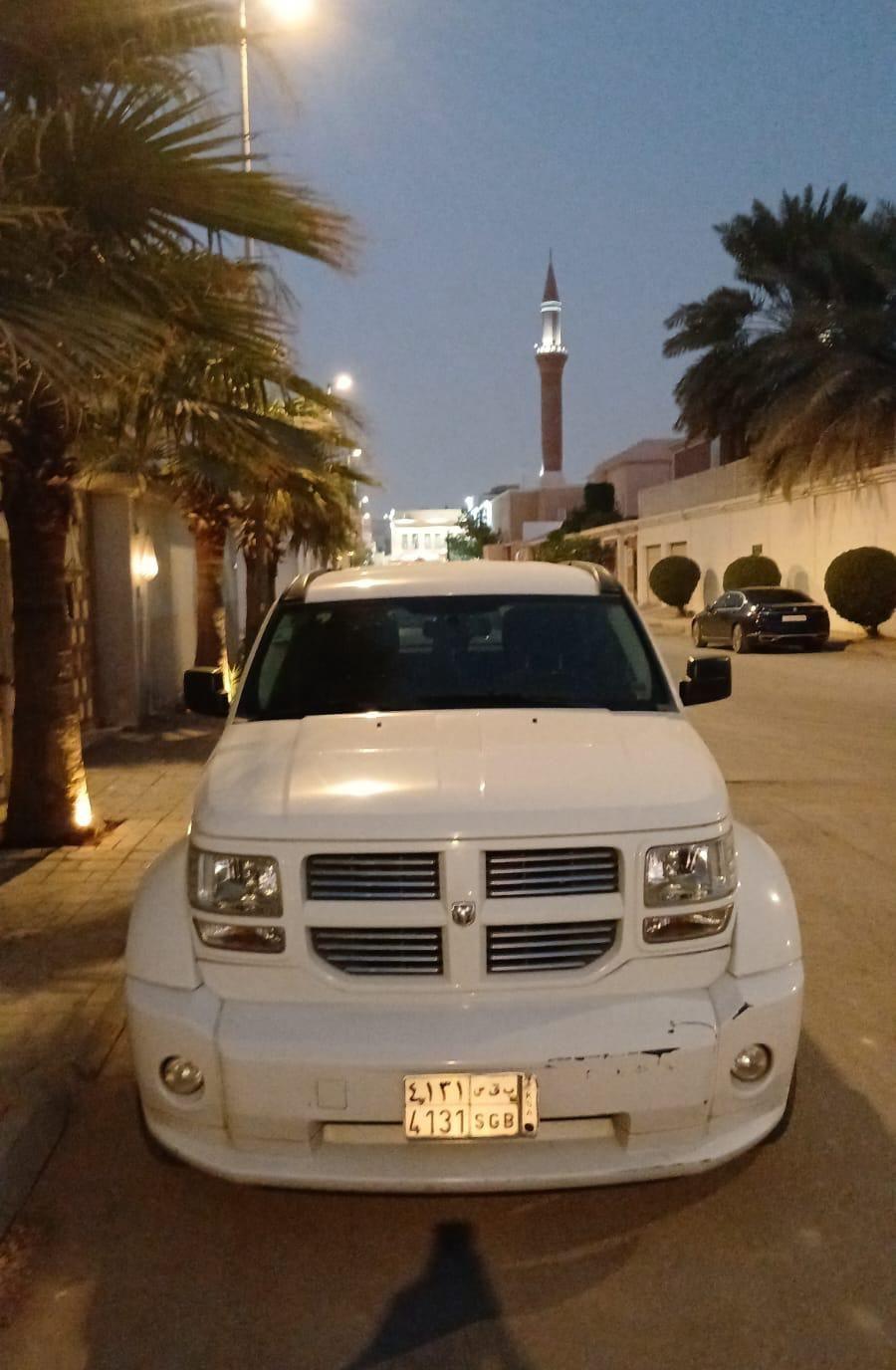 دودج نايترو 2011