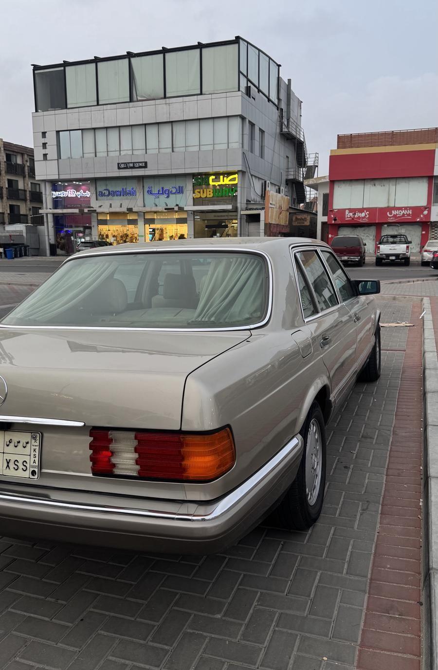 مرسيدس 560 SEL