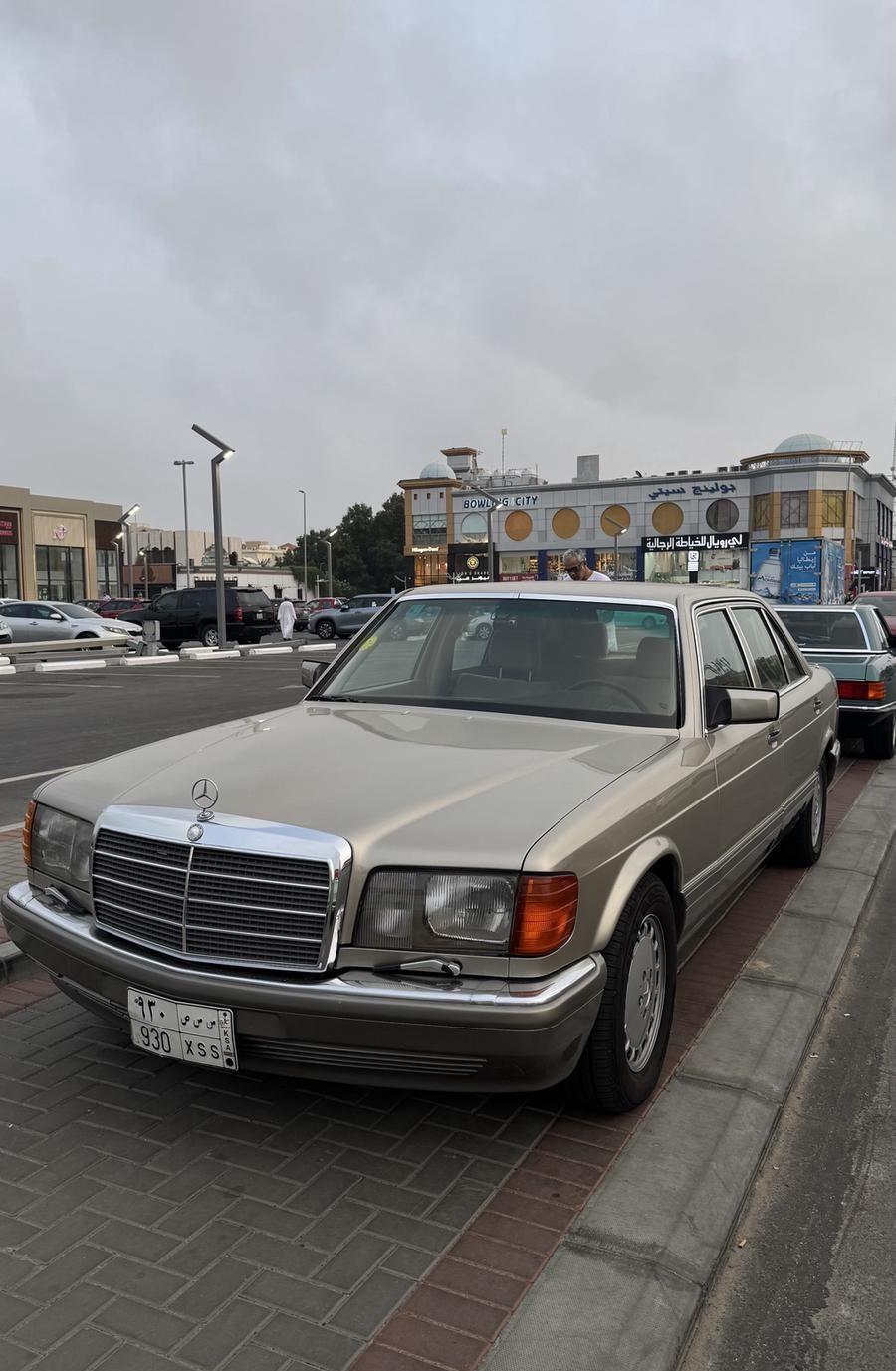 مرسيدس 560 SEL