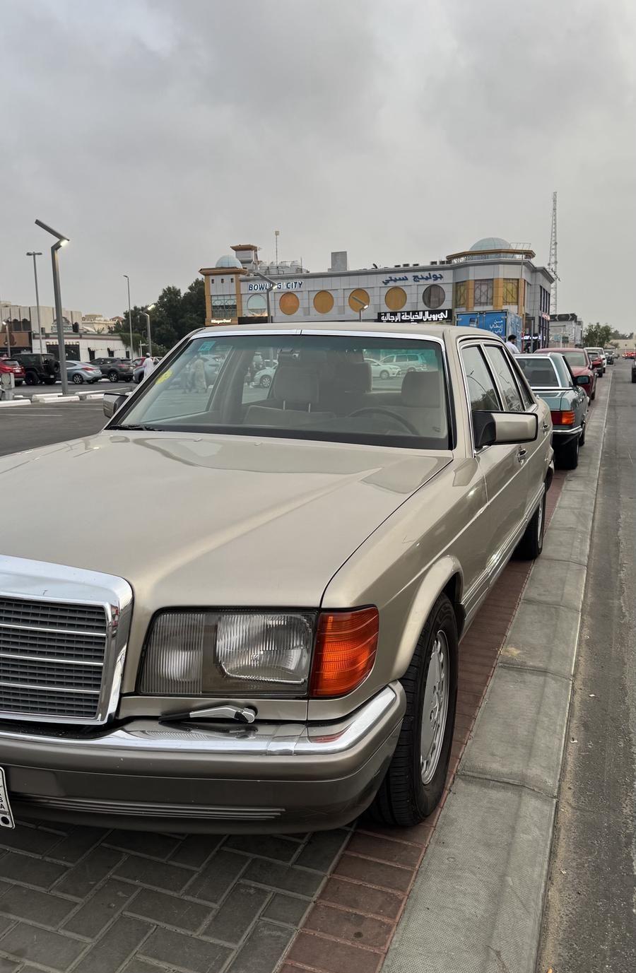 مرسيدس 560 SEL