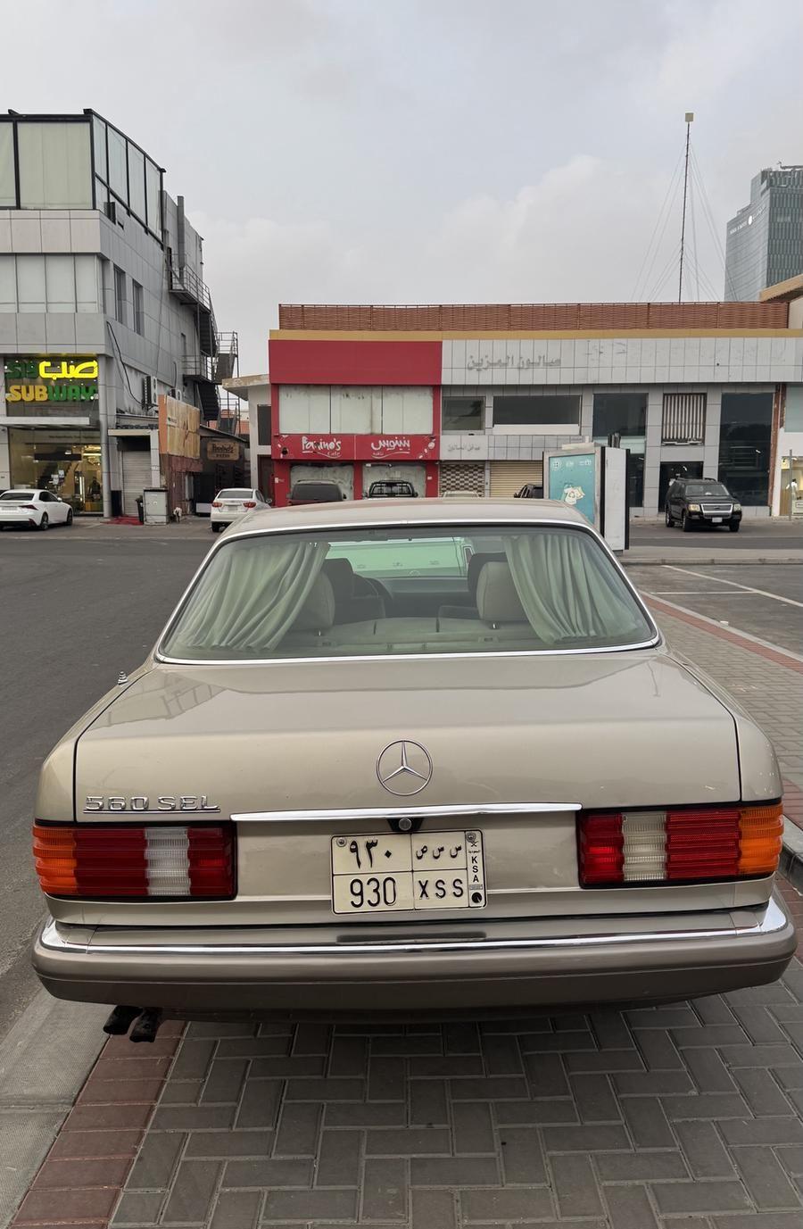 مرسيدس 560 SEL