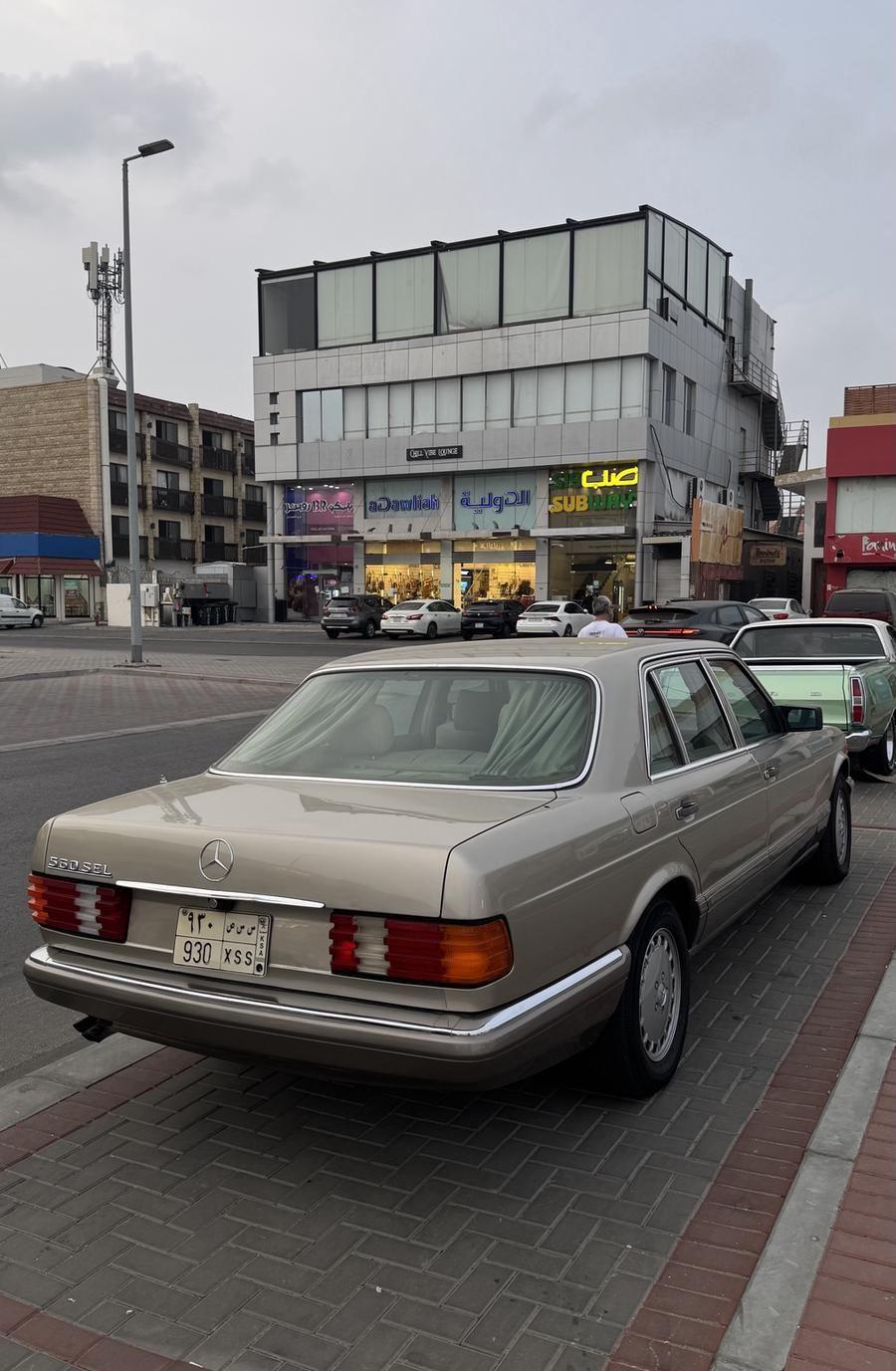 مرسيدس 560 SEL