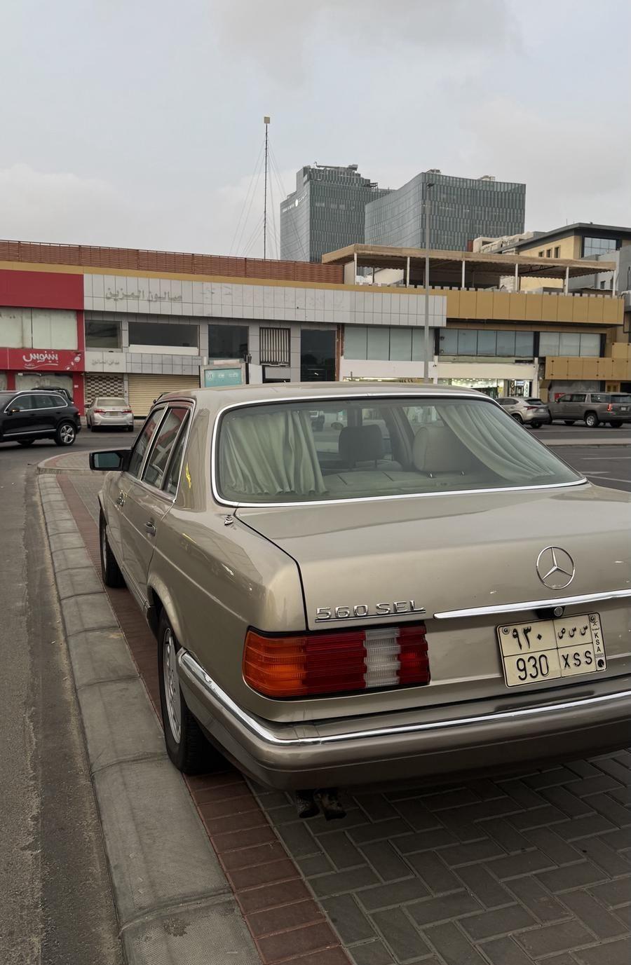 مرسيدس 560 SEL