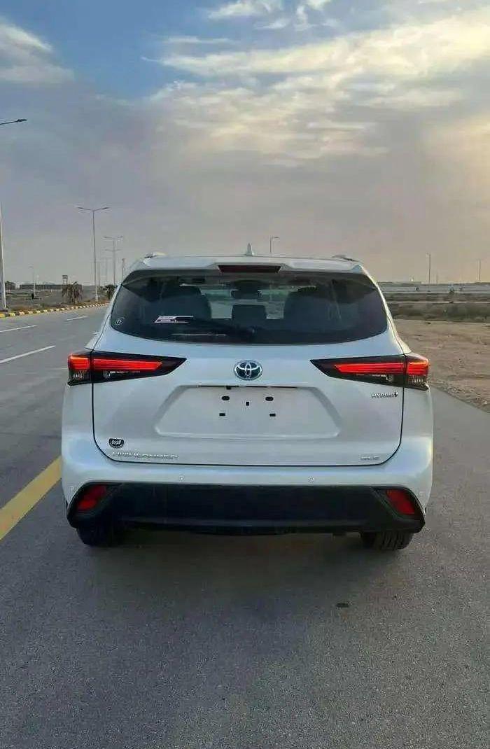 تويوتا هايلاندر 2025