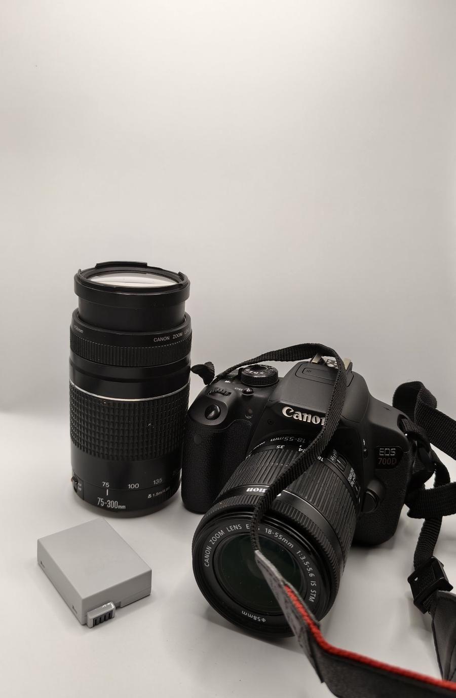 كاميرا canon 700d