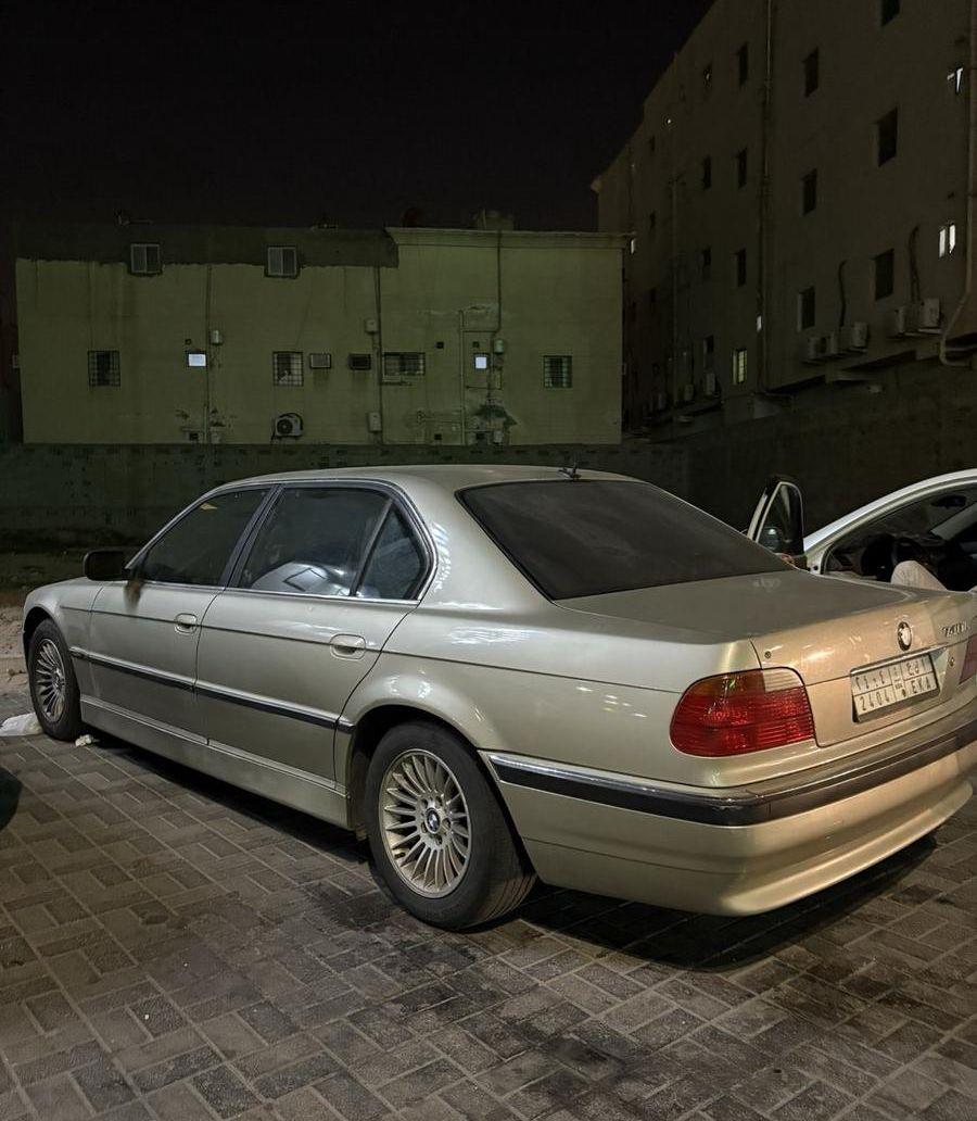 بي ام 8