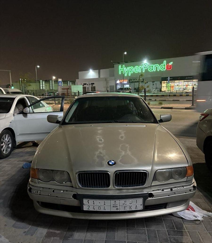 بي ام 8