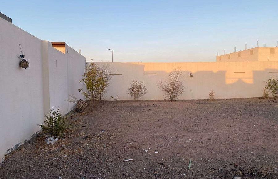 استراحتين للبيع بالمدينة